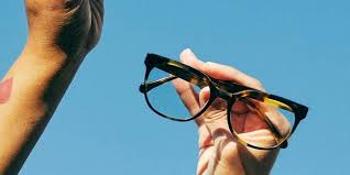 I reviewed the glasses from felix gray now for a couple of days and found that they are doing a great job overall. Felix Gray Blue Light Blocking Computer Glasses Are Finally Available With Prescription Lenses