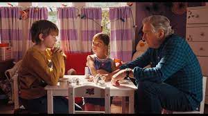 El filme es una adaptación de la novela homónima de robert kimmel smith y dirigida por tim hill. En Guerra Con Mi Abuelo Cartelera De Cine El Pais