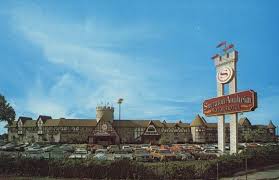Formerly Known Sheraton Anaheim Hotel Year Not Known Anaheim Ca Now Known As Anaheim Majestic Garden Hotel Anaheim Hotels Anaheim Vintage California