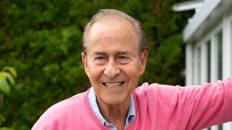 Tränen lügen nicht“: Michael Holm feiert seinen 80. Geburtstag