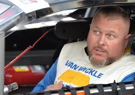 Melissa Fifield's Instagram, Twitter & Facebook