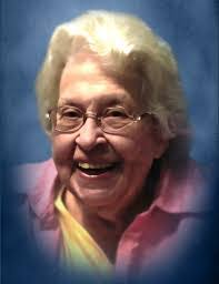 Stacy Hollingsworth's Instagram, Twitter & Facebook