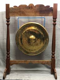 Alat musik hampir di seluruh wilayah indonesia mempunyai alat musik tradisional yang khas dan unik. Stand Gong Dan Gong Dikir Barat Perasmian Shopee Malaysia