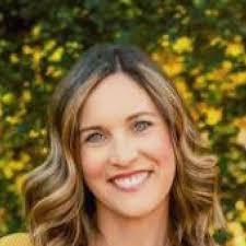 Kelli Tipton's Instagram, Twitter & Facebook