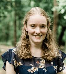 Kirsten Barker's Instagram, Twitter & Facebook