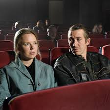 Amazon.com: Fallen Leaves [Blu-ray] : Aki Kaurismäki, Alma Pöysti, Jussi  Vatanen, Janne Hyytiäinen: Movies & TV