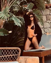 Simge sağın or also simply known as simge is a turkish singer, songwriter and composer. Simge Sagin S Feet Wikifeet