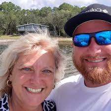 What's a good breakfast place in Panama City Beach for pancakes and  biscuits and gravy?