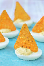 Zeilbootjes Van Ei En Tortilla Chips Als Borrelhapje Snacks Snacks Chips Food Food Garnishes Food Carving