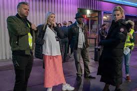 The film starts in a nightclub where friends jerry (adam brody), paul (sam richardson), and jim (ray nicholson) are having drinks. How Promising Young Woman Overcame Challenges And Controversy Features Screen