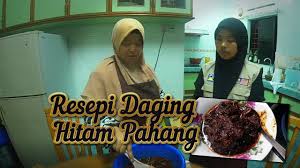 Rasa kuahnya yang berempah dan pekat memang terbaik.untuk resepi daging masak hitam ni tidak perlu lagi dimasukkan garam kerana rasa masin dan manis dari sos tiram dan kicap sudah mencukupi. Rahsia Resepi Rendang Daging Hitam Dari Pahang Youtube