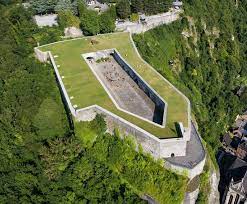 Explore the citadel's corridors, dungeons and weapons museum for a fascinating trip that covers more than 900 years of the city's past. Tourism
