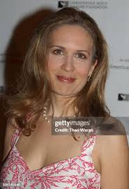 32 Photos & High Res Pictures