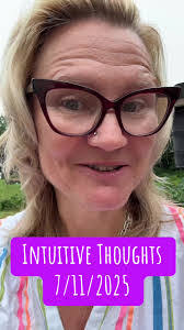 Renee Mckinley's Instagram, Twitter & Facebook