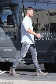 And after this, here is the very first photograph: Chris Hemsworth Rocks A New Undercut Hairstyle Before Comic Con Daily Mail Online