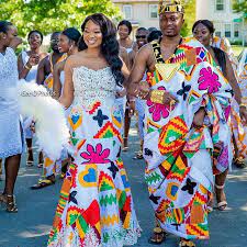 Pin By Manoue Toure On Chic In Kente Kente Styles African Attire Latest African Fashion Dresses