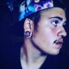 Stream Bella Warren music