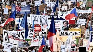 Milion chvilek pro demokracii je kampaň za odstoupení andreje babiše z funkce předsedy vlády české republiky vedená od 25. K Cemu Je Milion Chvilek Pro Demokracii Irozhlas Spolehlive Zpravy