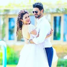 Divyanka tripathi family with husband, parents, brother and sister photos subscribe to our channel: Real Wedding Of Divyanka Tripathi And Vivek Dahiya India S Wedding Blog