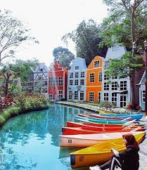 Located in bogor selatan, this spa hotel is 0.9 mi (1.5 km) from de voyage bogor and within 6 mi (10 km) of bogor botanical garden and botani square. Devoyage Bogor Kampung Eropa Yang Lagi Hits