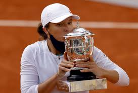 She carried that streak into saturday's final, besting sofia kenin in two sets to win the french open. French Open Polish Teen Iga Swiatek Overwhelms Sofia Kenin To Win Roland Garros Title South China Morning Post