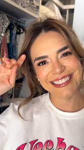 ., Iconic ✨., Amamos este Look Natural, fresco y elegante con un bello glow  @taniarendon gracias gracias ☺️ ., Que les pareció ?