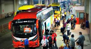 We see that in kuala lumpur, you cannot transit between airports. Internationaler Flughafen Kuala Lumpur Wie Kommt Man Vom Flughafen Nach Kuala Lumpur Mit Dem Zug Bus Dem Bus Dem Taxi