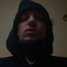 Flora Brady (@flora_beth)