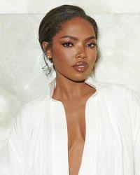 Mia Webster (mustlovemia)