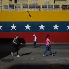 Vuelos cancelados, despliegues militares y miedo a una escalada: así se redefine hoy el tablero venezolano