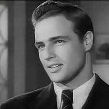 За более чем 50 лет своей карьеры он снялся в 40 фильмах. Alen Delon V Molodosti Ili Marlon Brando Toluna