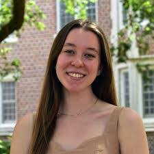 Lauren Whitten's Instagram, Twitter & Facebook