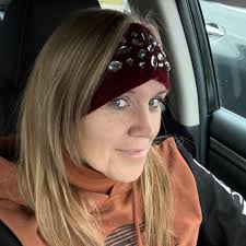 Please be aware of holiday scam out there everyone. I ordered my wife some  expensive jewelry for Christmas and instead they sent me a disc golf bag  full of new disc