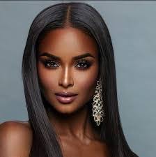 Tiffany Rattray's Instagram, Twitter & Facebook