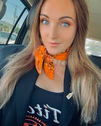 Chelsey Nicole's Instagram, Twitter & Facebook