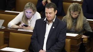 Místopředsedou dolní komory, když na tuto funkci rezignovala jaroslava pokorná jermanová. Poslanci Ondracka Nevydali Zastali Se Ho I Obcansti Demokrate Nebo Lidovci Horacek Jim Vycita Privilegia Hospodarske Noviny Ihned Cz