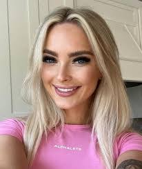 Jessika James's Instagram, Twitter & Facebook