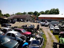 Pourquoi chercher une casse auto à toulouse ? Casse Auto Remorquage Recuperation Et Depollution Vehicule A Auch Et Fleurance Bacquie Garage