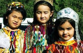 It is one of two doubly landlocked countries in the world (that is, a landlocked country completely surrounded by other landlocked countries), the other being liechtenstein. Cuales Son Los Grupos Etnicos De Uzbekistan Sooluciona