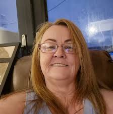 What is the real feel temperature by 20 *C? Like sandals or sneakers? We  take only hand luggage and the coming week doesn't promise especially high  temperatures. Edit: The entire week long