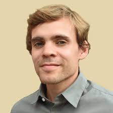 💼 Energy: Monthly people moves