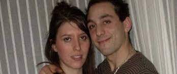 Delphine est une maman solo qui après une rupture difficile, des dettes et un crédit sur le dos, n'a pas eu d'autre choix que de retourner vivre chez ses. 2r8gprzphwt32m