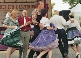 Square dancing has been an integral part of american social life for centuries. Datei Western Square Dance Group Jpg Wikipedia