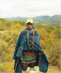 Team cement bouwde voor een blinde oudtante en haar 2 kleinkinderen. Lesotho Konigreich Im Himmel Geo