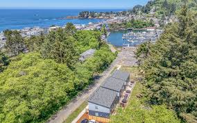 Harbor Lights 2 - Pacific View Lodging