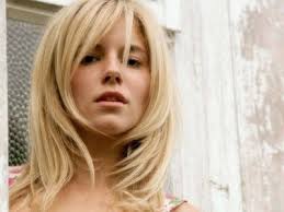 Layers That Frame Face Without Looking Choppy Sienna Miller Hair Hair Styles Medium Hair Styles