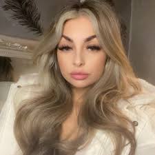 Lash glue recommendations please ‼️ This is the lowest my temp and humidity  goes it can range upto 24temp & 60humidity I usually use a 0.5-1 sec drying  time