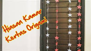 Bisa mengaplikasikan waktu luang untuk membuat hiasan pintu dan jendela memiliki beragam kreasi yang bisa kita buat sendiri bila kita mau berkreasi loh. Hiasan Tirai Pintu Kamar Buatan Sendiri Hiasan Dinding Buatan Sendiri Dari Stik Es Krim Berbentuk Dijamin Kamu Nggak Bosen Lagi Untuk Sekedar Ngerjain Tugas Atau Belajar Barbie Rayy