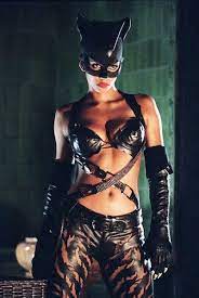 Anne Hathaway's Catwoman Costume Will Be Subtly Sexy, Not Smoldering |  Glamour