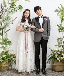 Rain karısı kim tae hee ve kızıyla i̇lgili son kez mi konuştu? Bi Rain S Wife Kim Tae Hee Caused Shock When Taking Wedding Photos With A Strange Man Lovekpop95